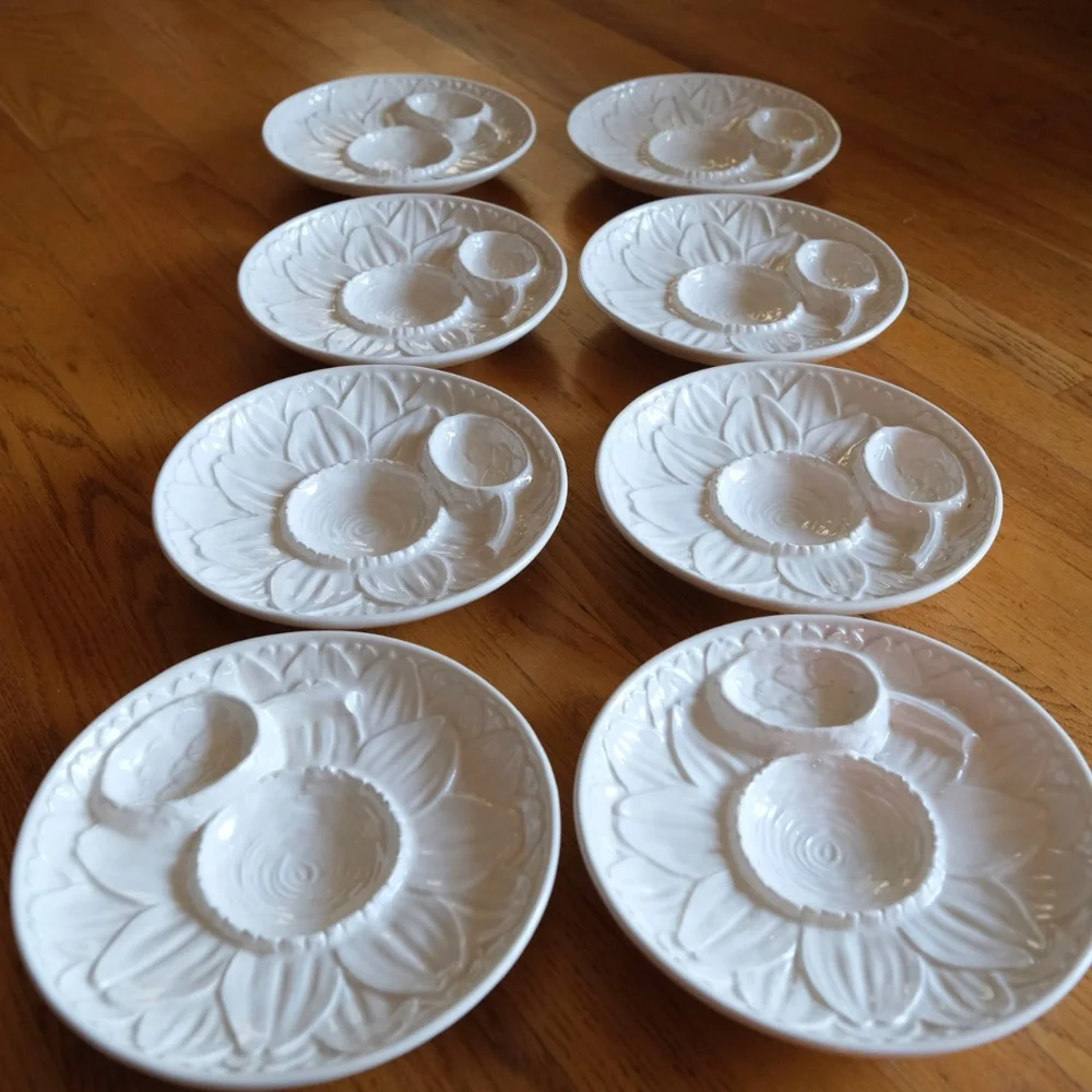 Sur La Table Vintage set of 8 Made in Portugal Artichoke plates